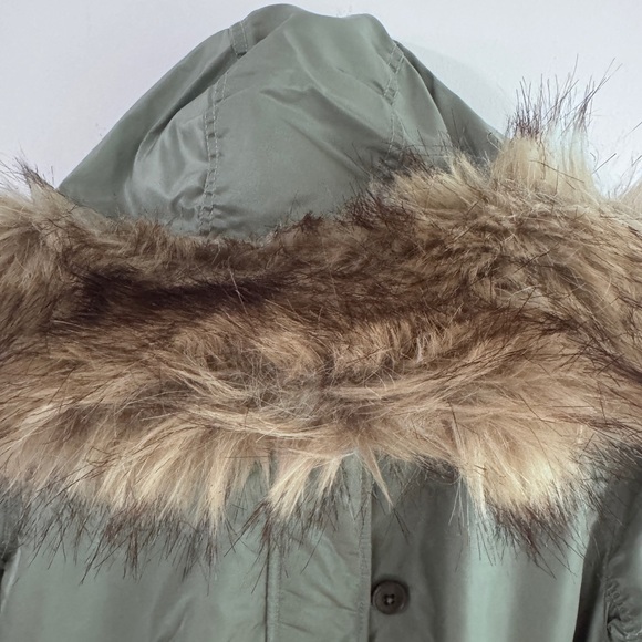 Abercrombie & Fitch Sage Shiny Parka with Fur Trim - Picture 3 of 10